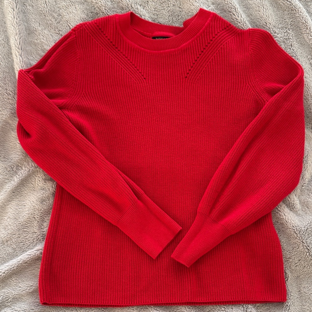 Banana Republic Scarlet Crew Neck Sweater